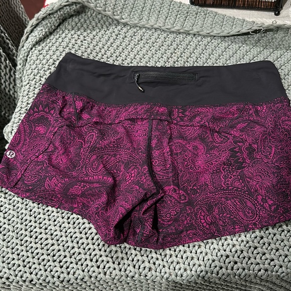 Lululemon shorts - Picture 1 of 3